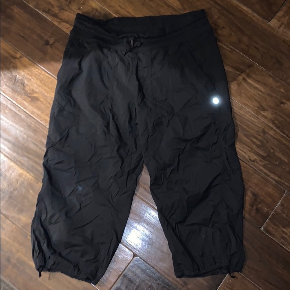 Lululemon cropped moisture wicking athletic pant